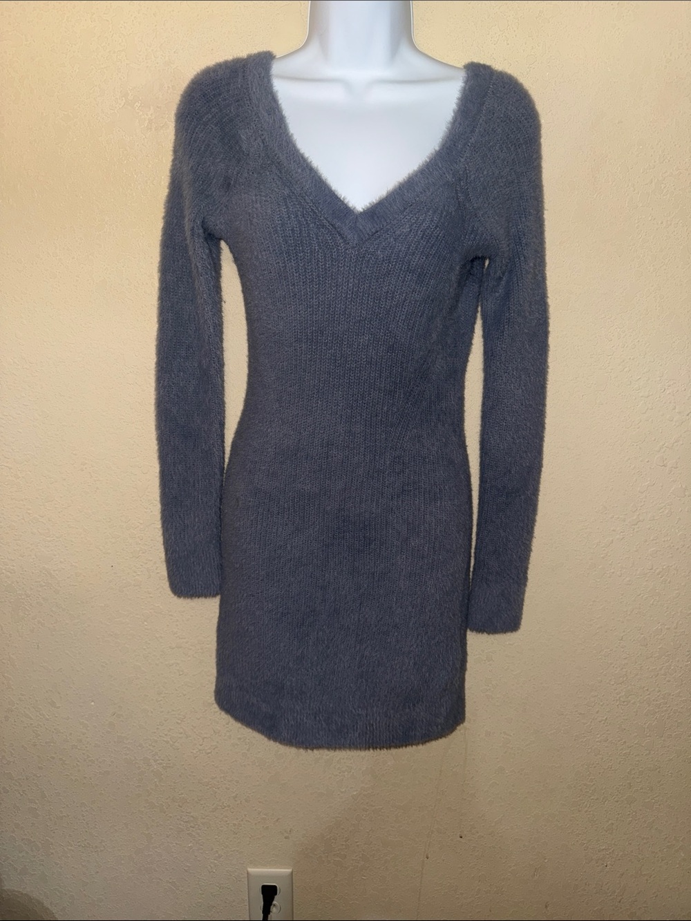 Abercrombie & Fitch Soft AF Fuzzy V-Neck Sweater - Slate Blue